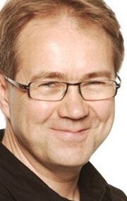 Изображение актера Джон Ист