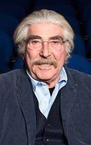 Изображение актера Ердал Озиагкилар