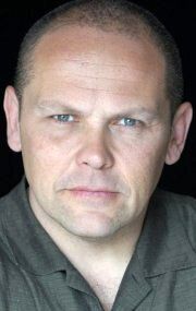 Изображение актера Кевин Чэпмен