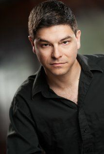 Изображение актера Джош Байер