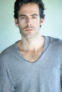 Изображение актера Арно Азуле