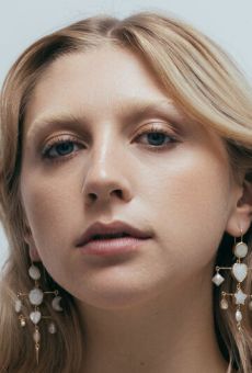 Изображение актера Элла Лили Хайланд