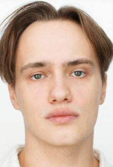 Изображение актера Денис Румянцев