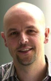 Изображение актера Питер Карлтон