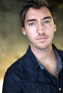 Изображение актера Брэндон Дэвис