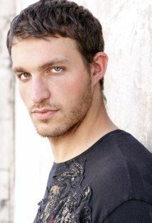 Изображение актера Райан Де Квинтал