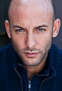 Изображение актера Стюарт Дж. Беннетт