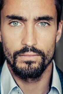 Изображение актера Николас Ван Беверен