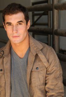 Изображение актера Тейлор М. Грэхэм