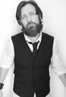 Изображение актера Мик Пейдж