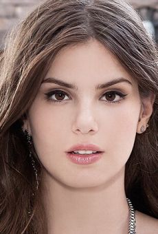 Изображение актера Камила Кейроз