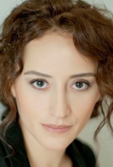 Изображение актера Эсра Кызылдоган