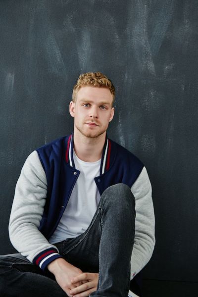 Фото №1 Алекс Кук