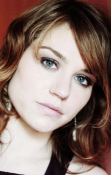 Эмили Декенн